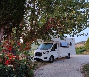 Farmers accommodate you free of charge with your motorhome, van or caravan for 24 hours. Spend peaceful nights at private property throughout Italy.